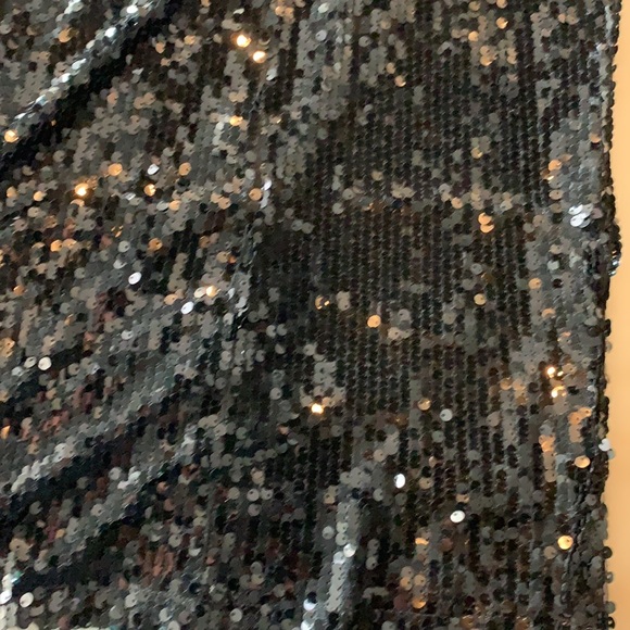 Full black sequin midi skirt with thigh slit - Picture 5 of 5